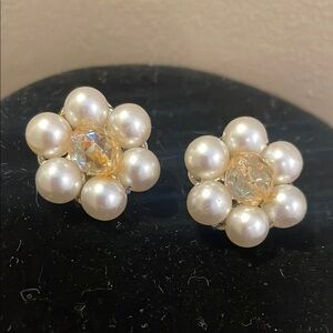 Elegant Pearl and Crystal Flower Earrings